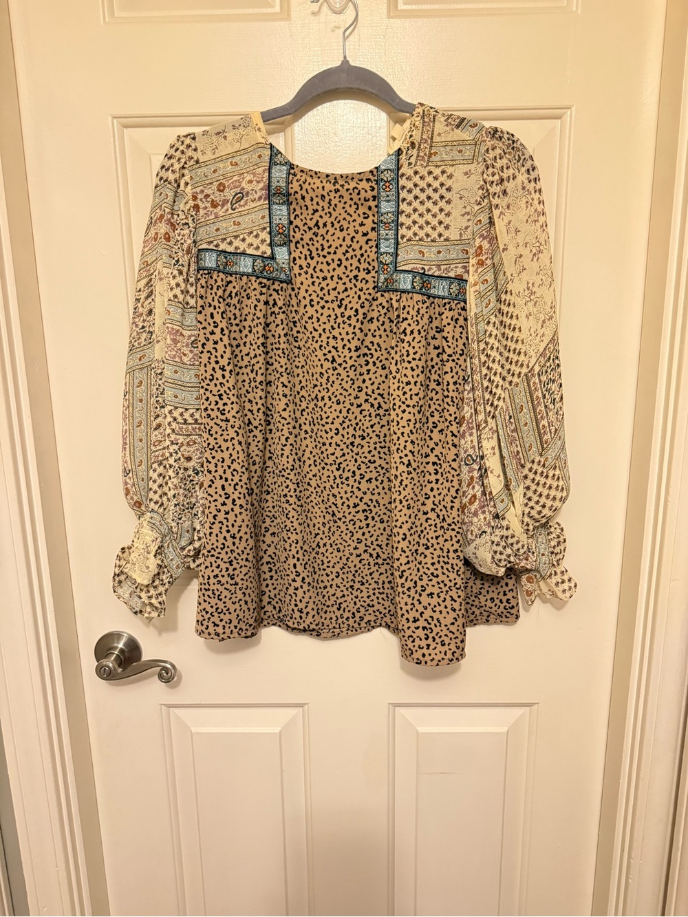 entro Beige & Cream Mixed-Print Peasant Blouse